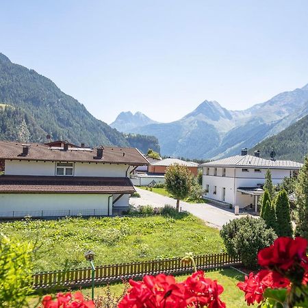 Gaestehaus Waltraud Längenfeld Exterior foto