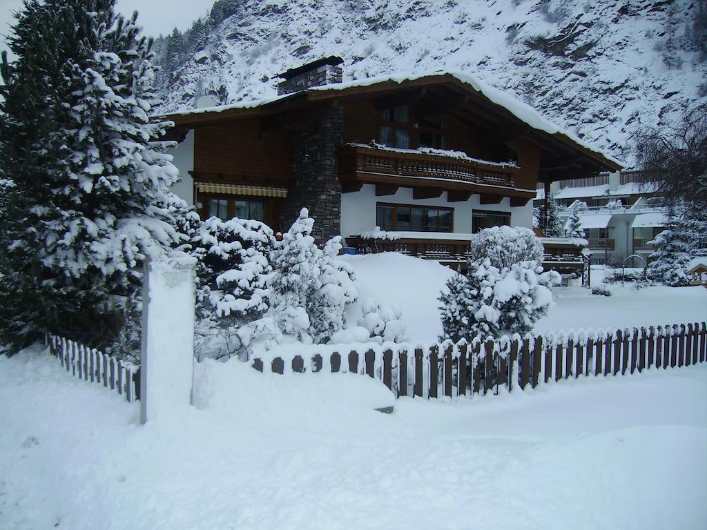 Gaestehaus Waltraud Längenfeld Exterior foto