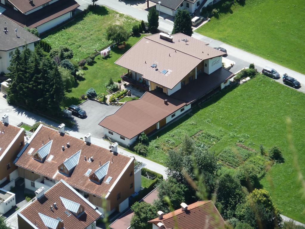 Gaestehaus Waltraud Längenfeld Exterior foto