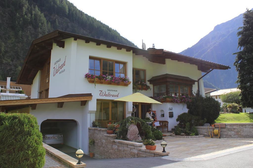 Gaestehaus Waltraud Längenfeld Exterior foto